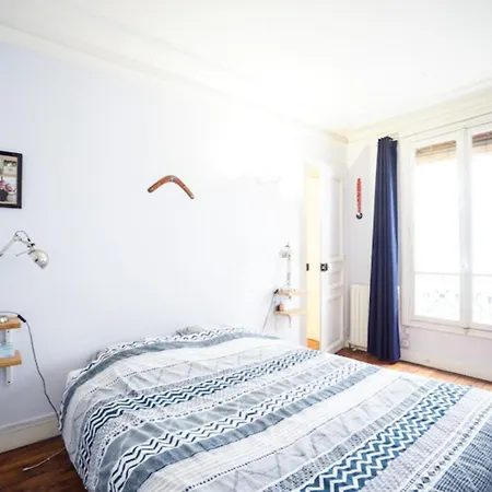 Design Near Montmartre Apartment