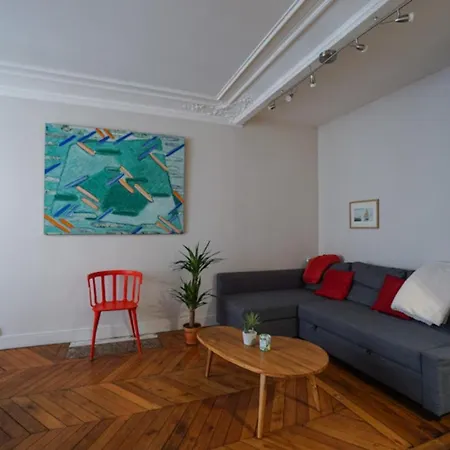 Apartment Design Near Montmartre Paris