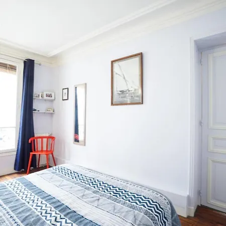 Apartment Design Near Montmartre Paris